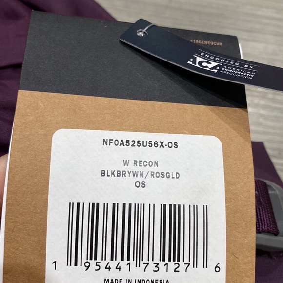 The North Face Recon Backpack Blackberry Rose Gold - Picture 10 of 10